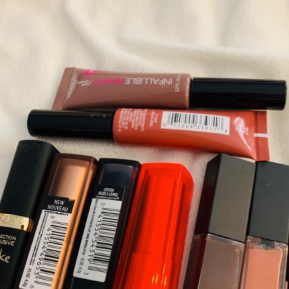 $100 VALUE L'Oreal and Maybelline Lipstick Bundle - Picture 3 of 3